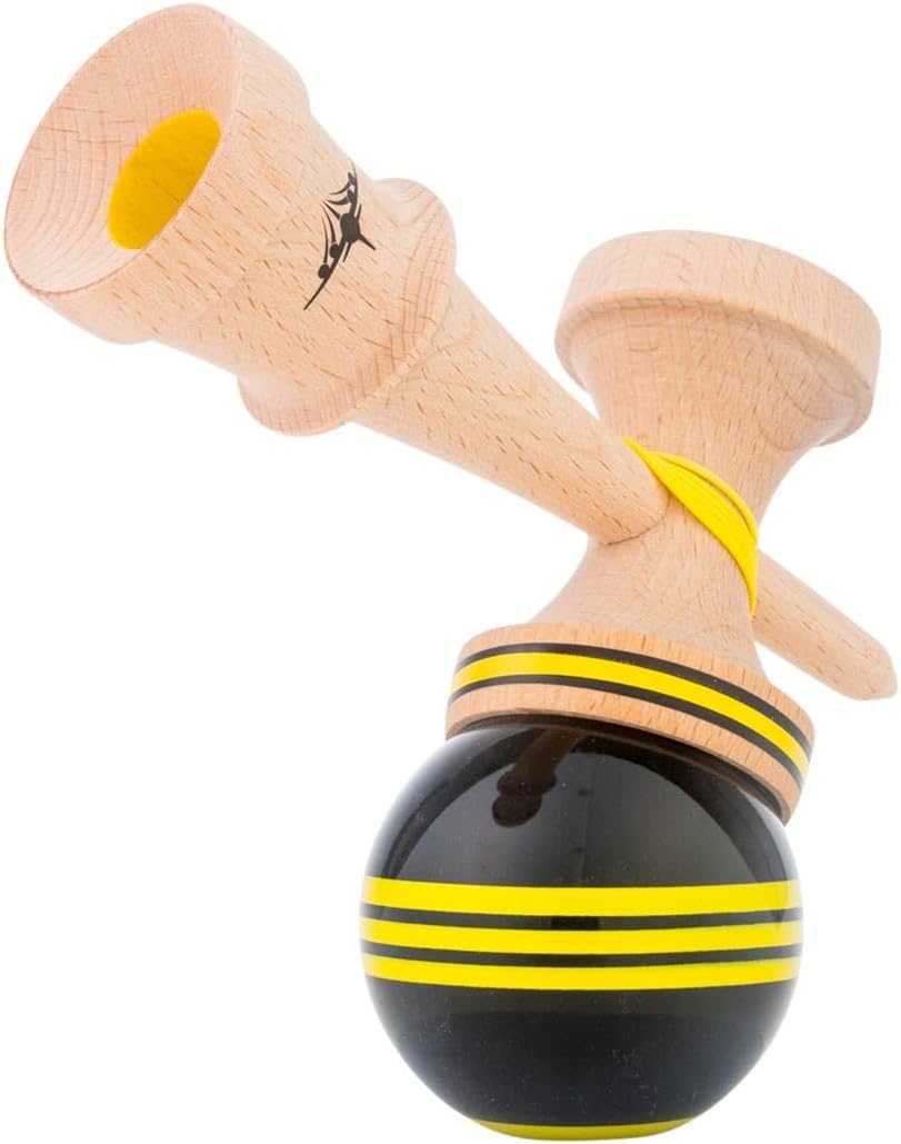 けん玉 KENDAMAUSA Kaizen Kendama ジェット シェイプ トリプル スプリット 改善 けん玉 Triple Split JET Shape (ブラックイエロー)