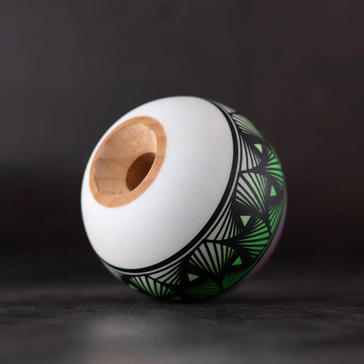 KENDAMA ISRAEL Neon Green/Purple Faded TETRAH TAMA ONLY
