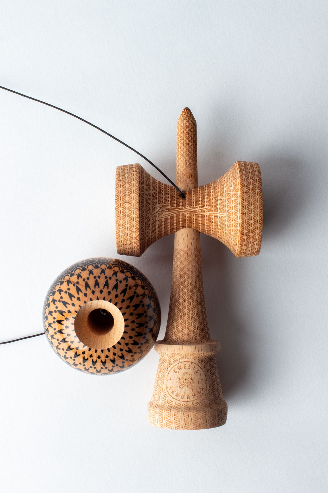 SWEETS KENDAMA BOO JOHNSON - SACRED - LEGEND SHAPE-ANTI-SKID 2.0