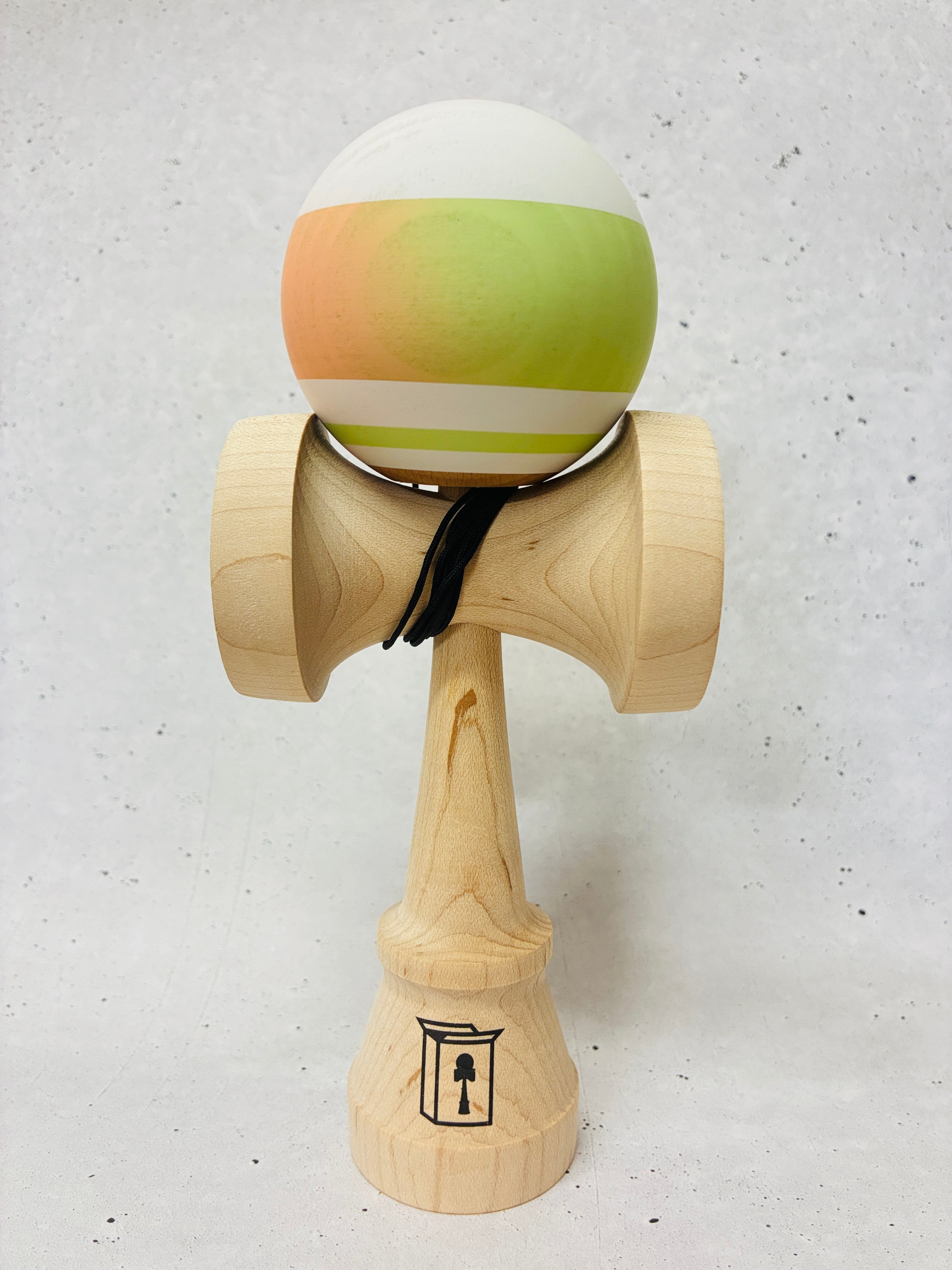 値下げ　けん玉　We-kens Miraシェイプ１セット（RhinoClear） Amazon | けん玉 KENDAMA USA Kaizen Kendama ジェット シェイプ