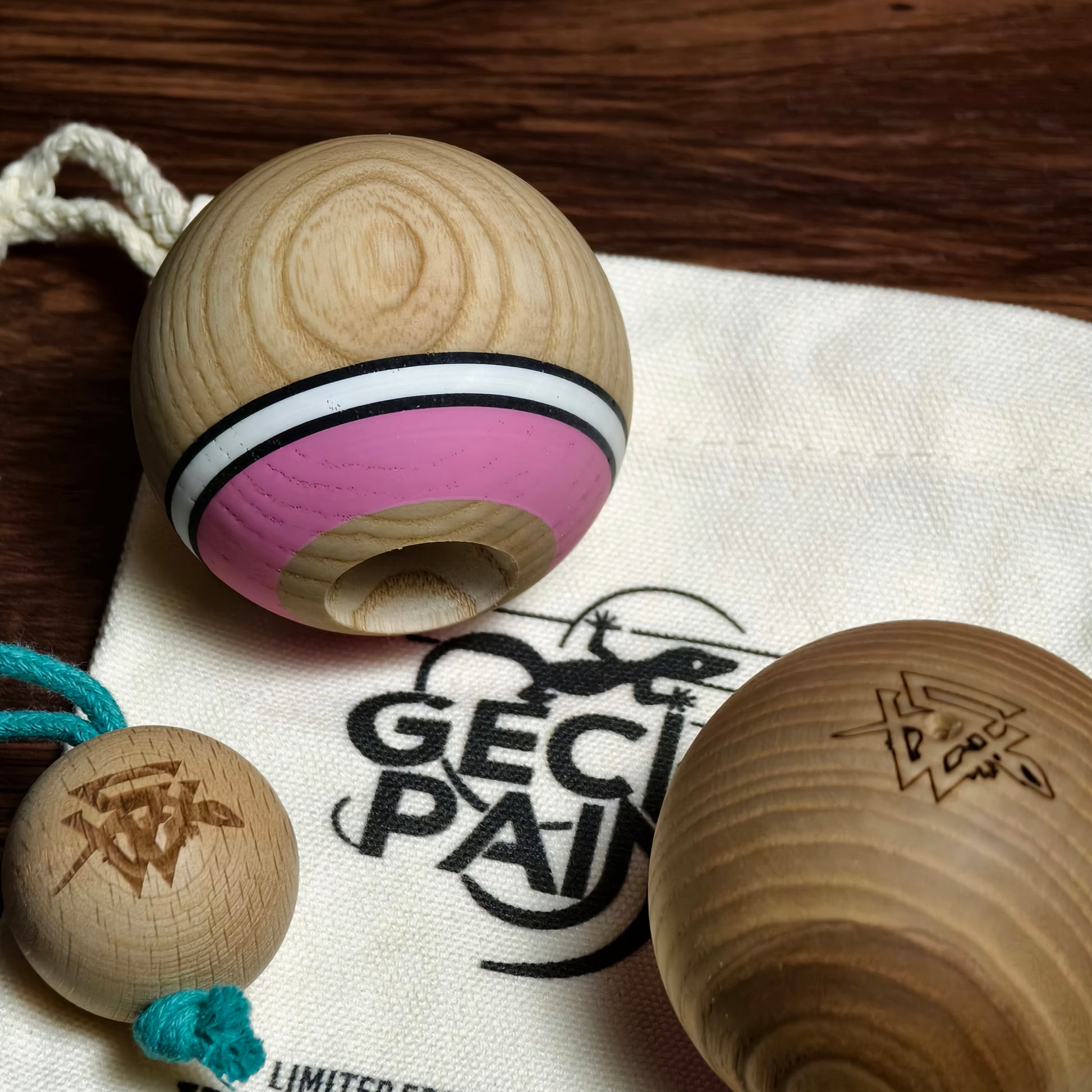 Winner Kendama GECKO Pink white Tama only ASH – FANKEN