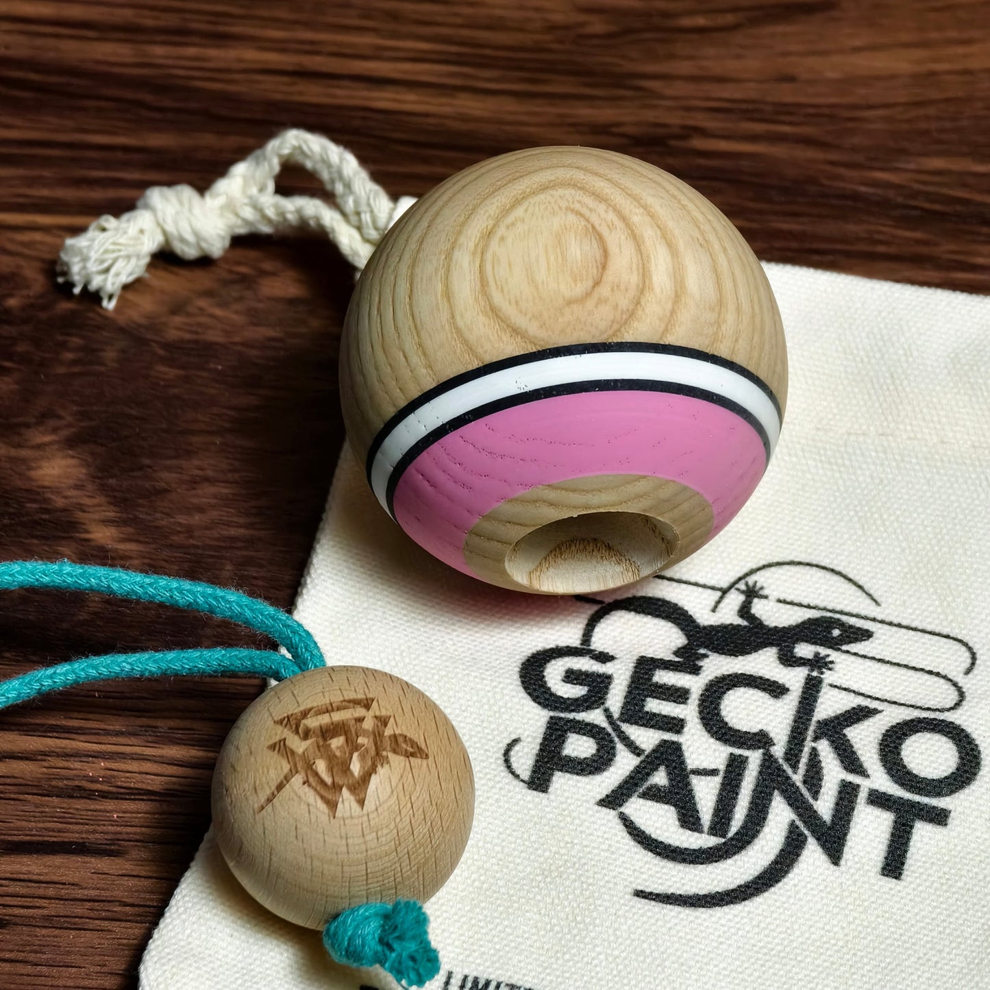 Winner kendama GECKO Pink white Tama only ASH