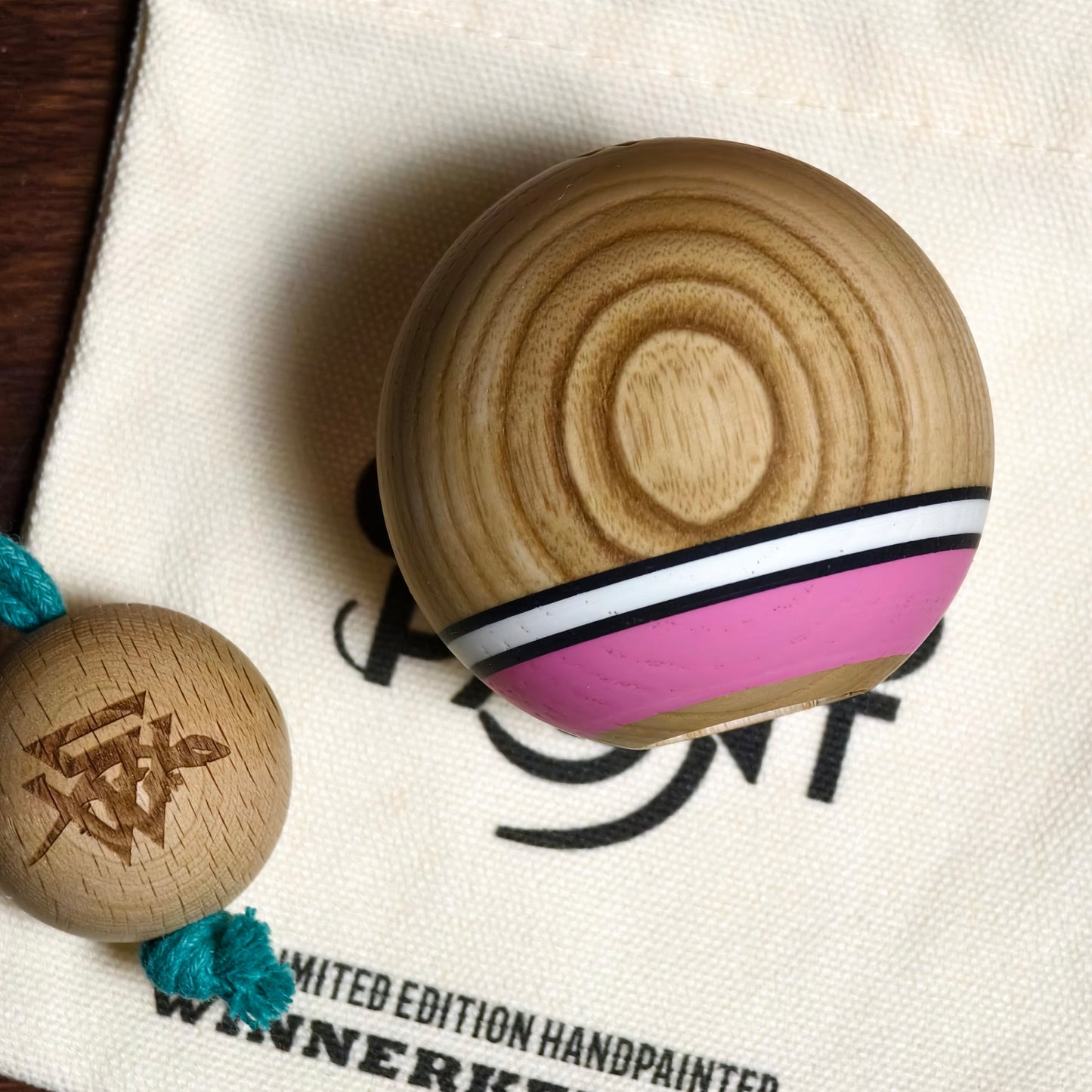 Winner kendama GECKO Pink white Tama only ASH