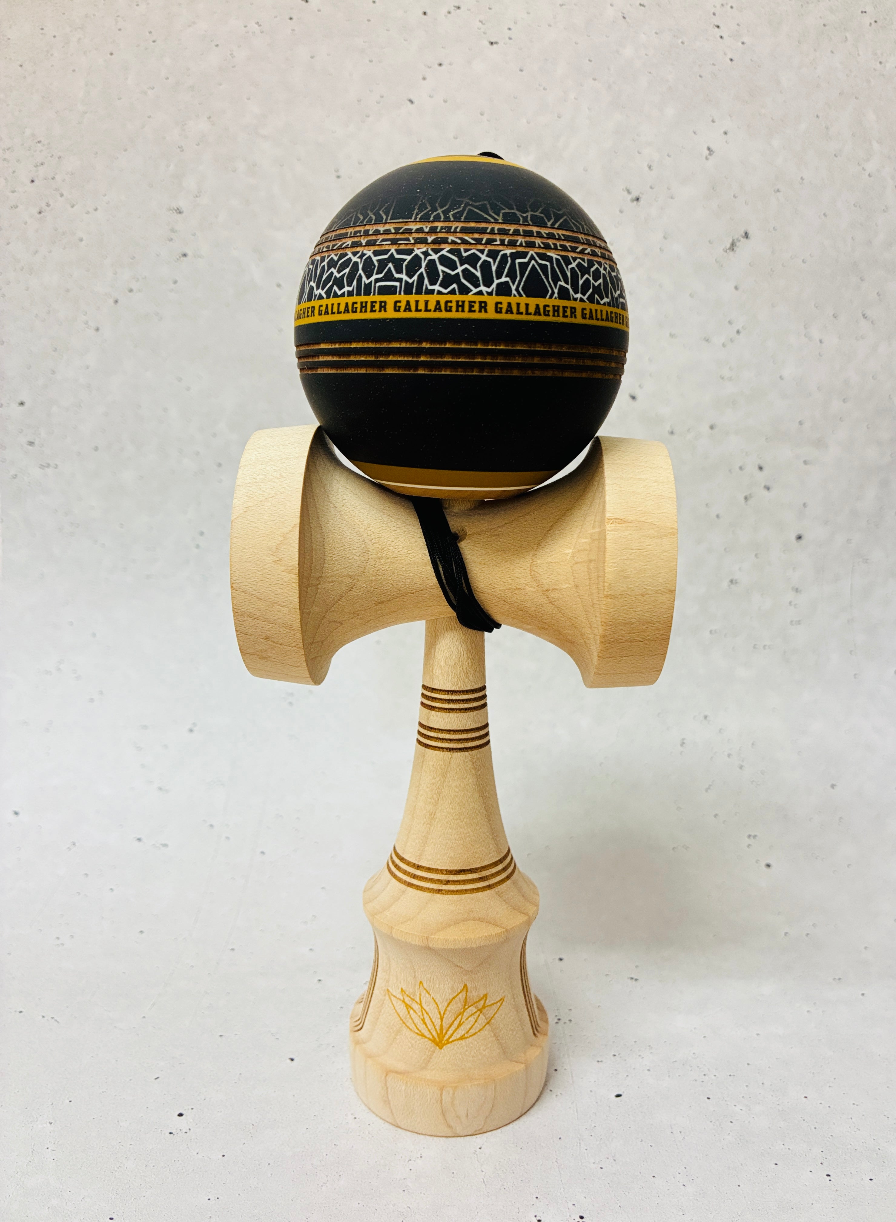 けん玉 The Gallagher Mod Sticky ギャラガー モッドけん玉 – Lotus Kendamas