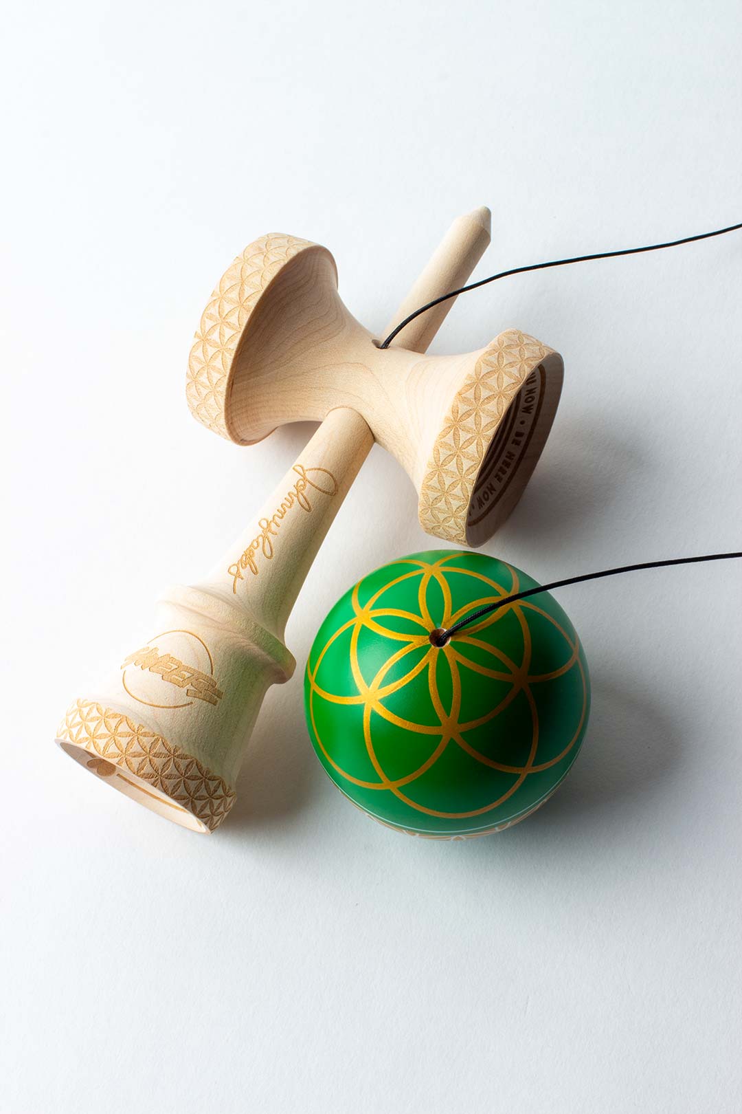 SWEETS KENDAMA Johnny Raekes V2 Antiskid Broken Shape ALL Beech
