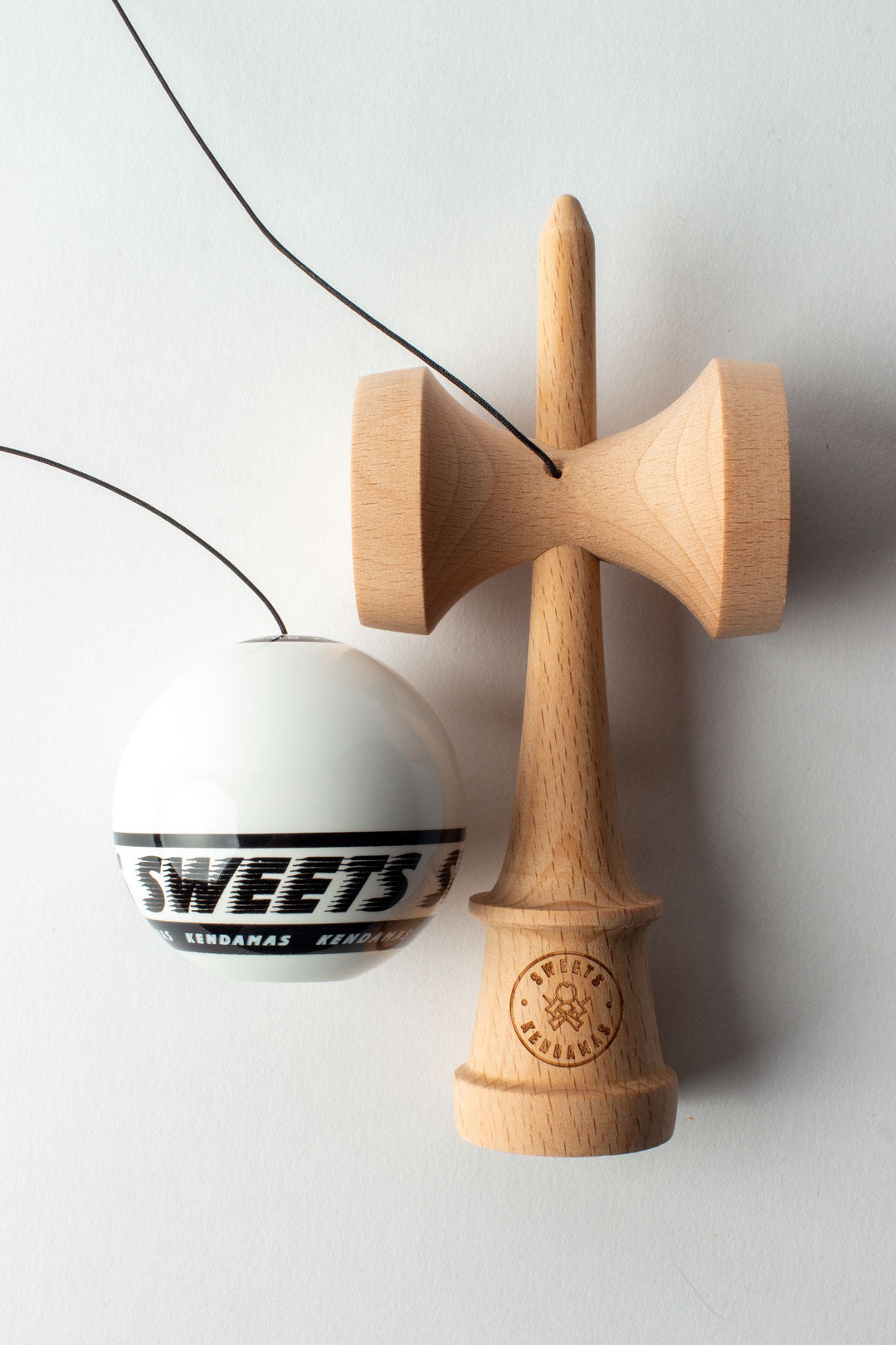SWEETS KENDAMA STARTER WHITE