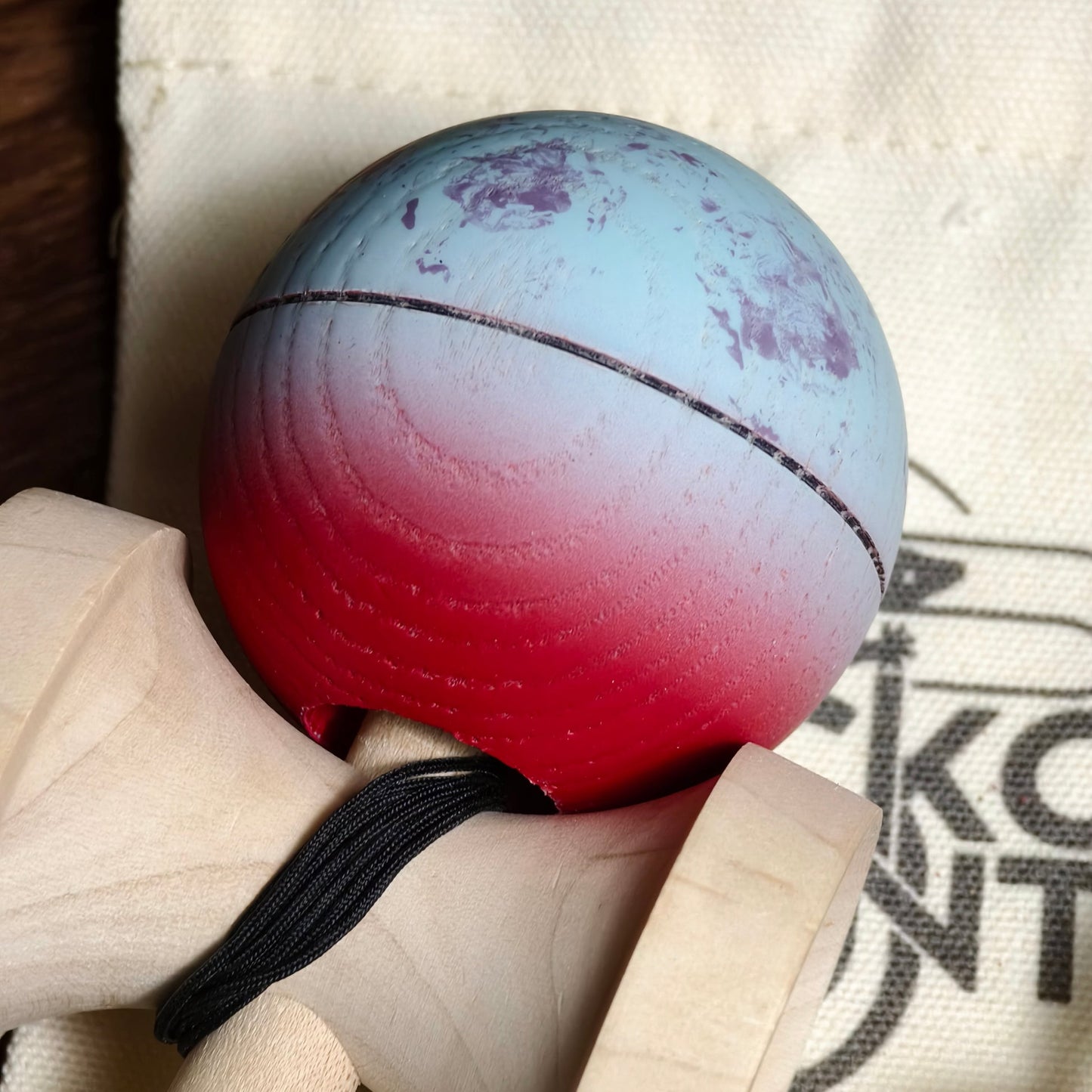 Winner kendama GECKO Crimson-Blue Planet Tama only Maple